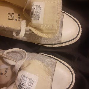 Converse sneakers (Light Gray)